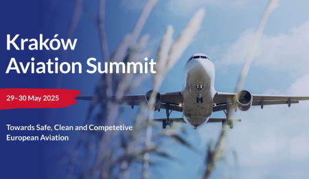 samolot. Napis: Kraków Aviation Summit